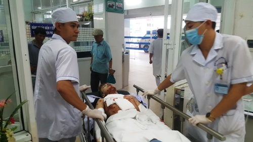 Thanh niên mất bàn tay vì bình gas mini phát nổ
